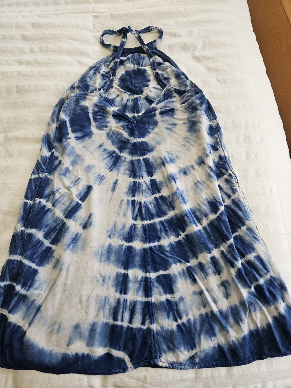🦋American Eagle Outfitters Blue and White Tie-Dye Halter Top Size XS